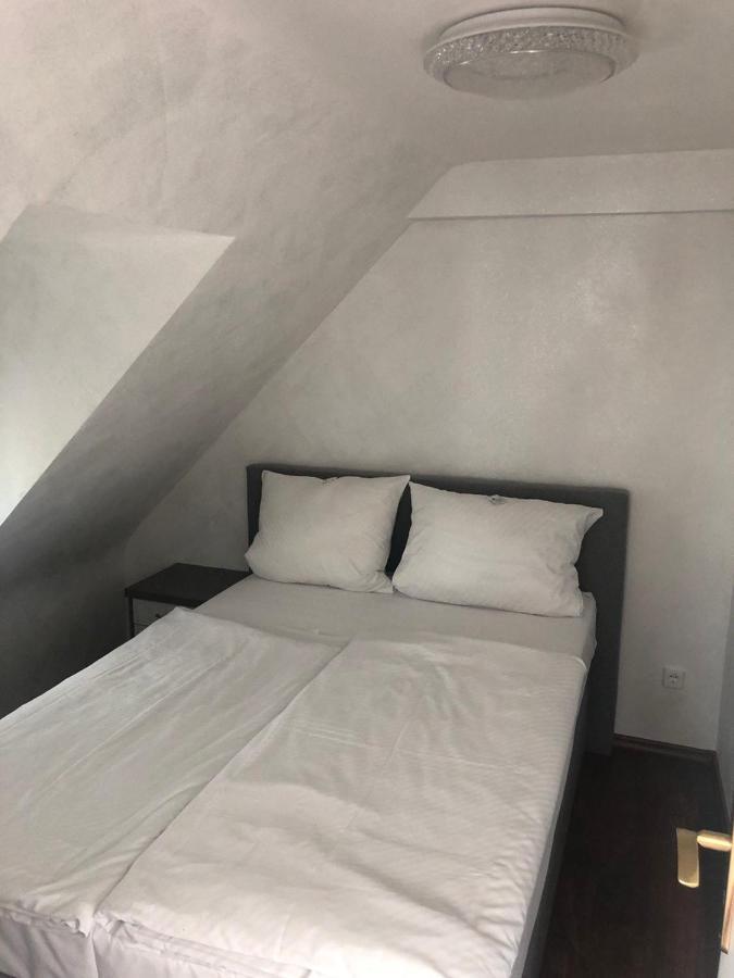 City Hotel