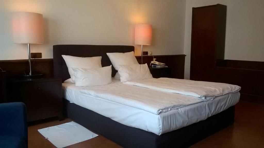 City Hotel Hotel
