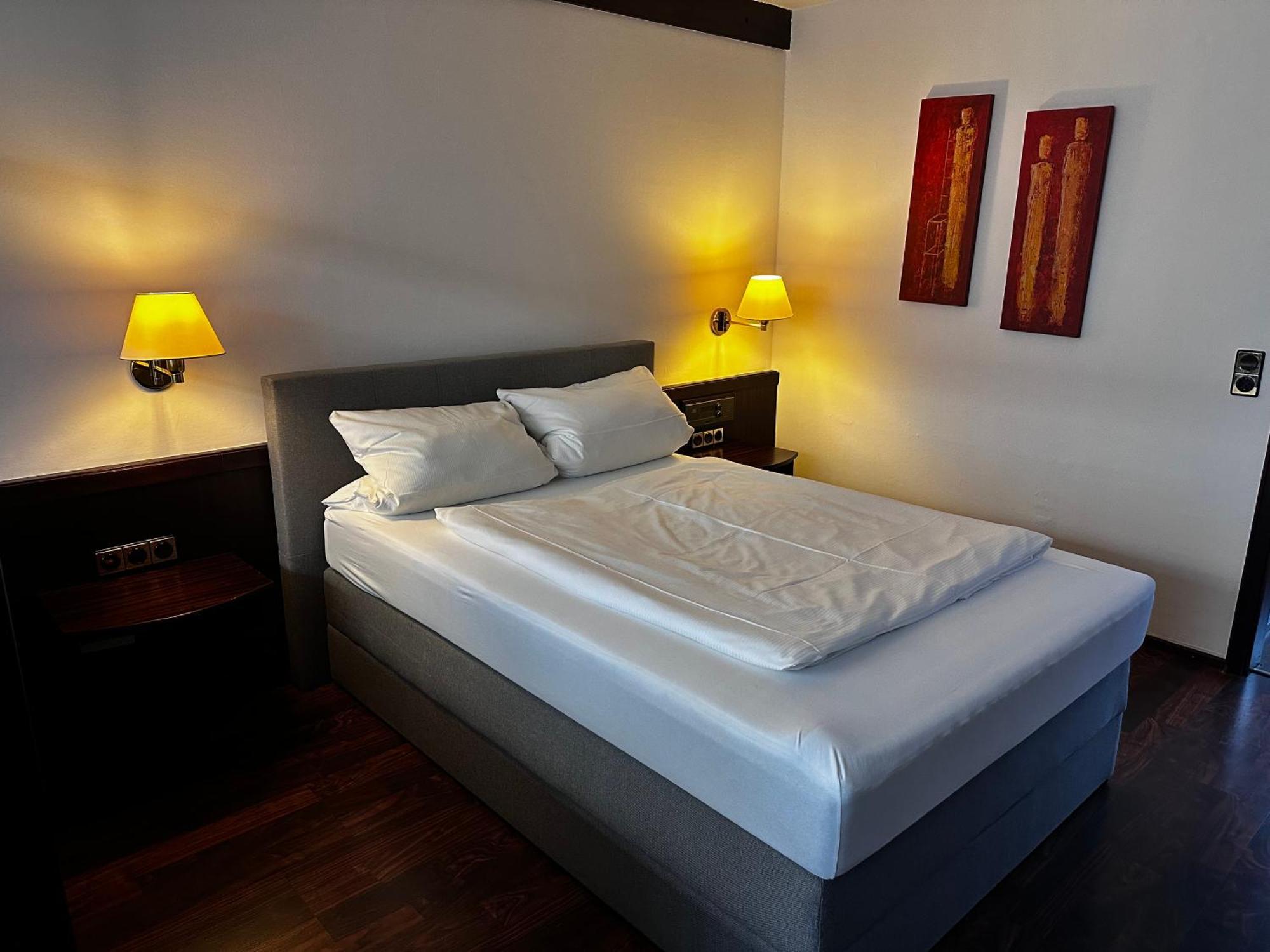 City Hotel