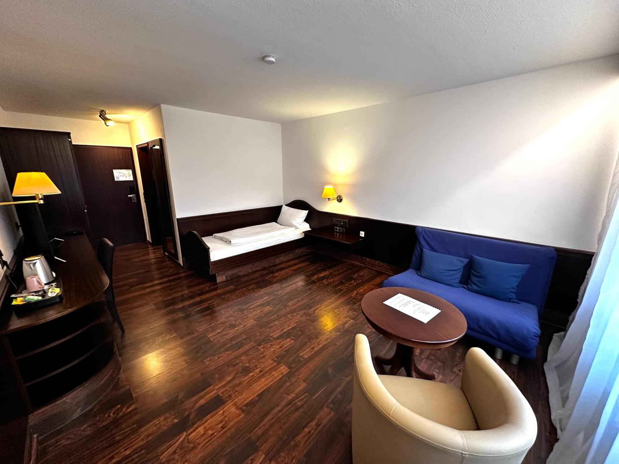 City Hotel