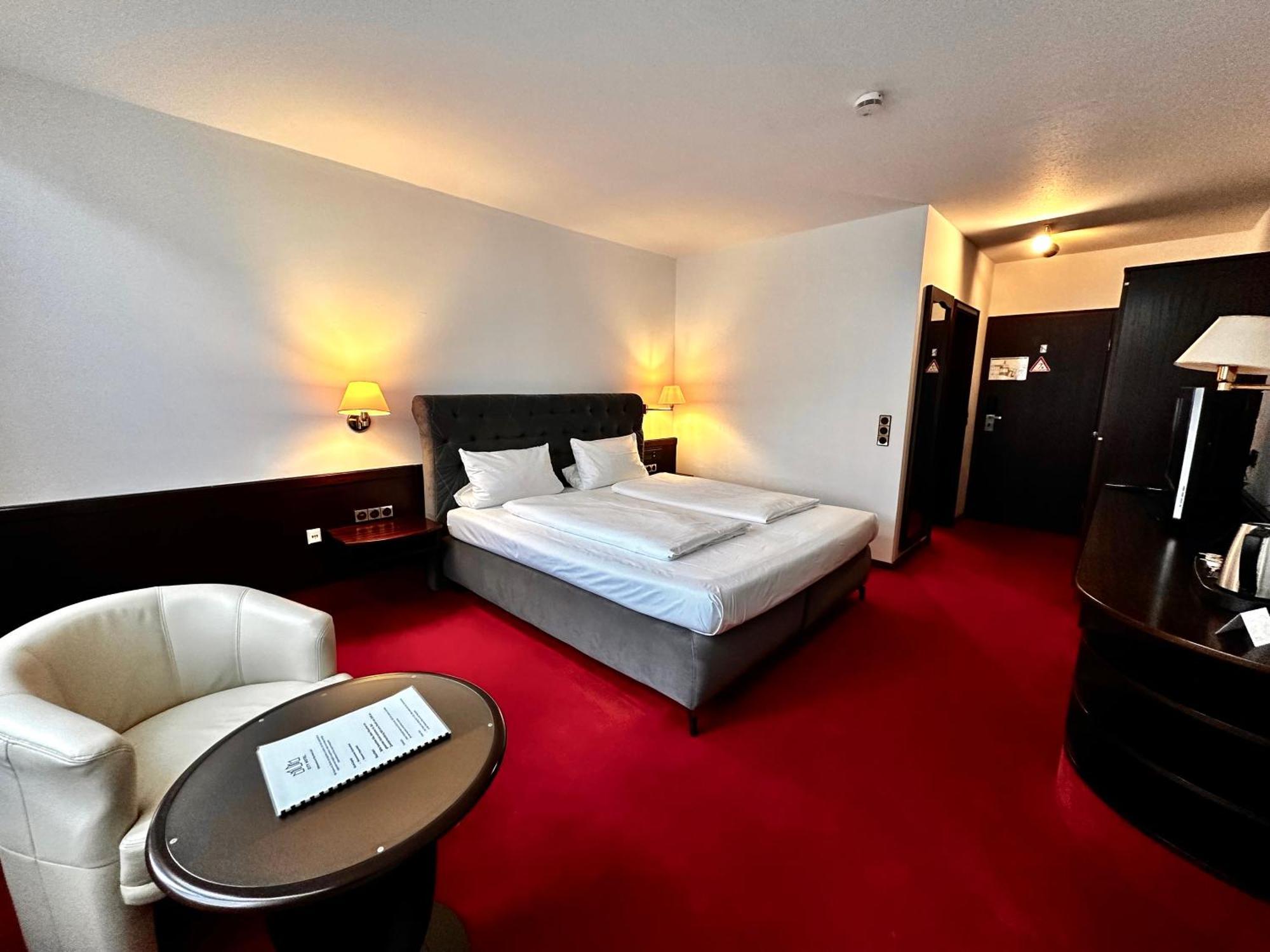 City Hotel 3*