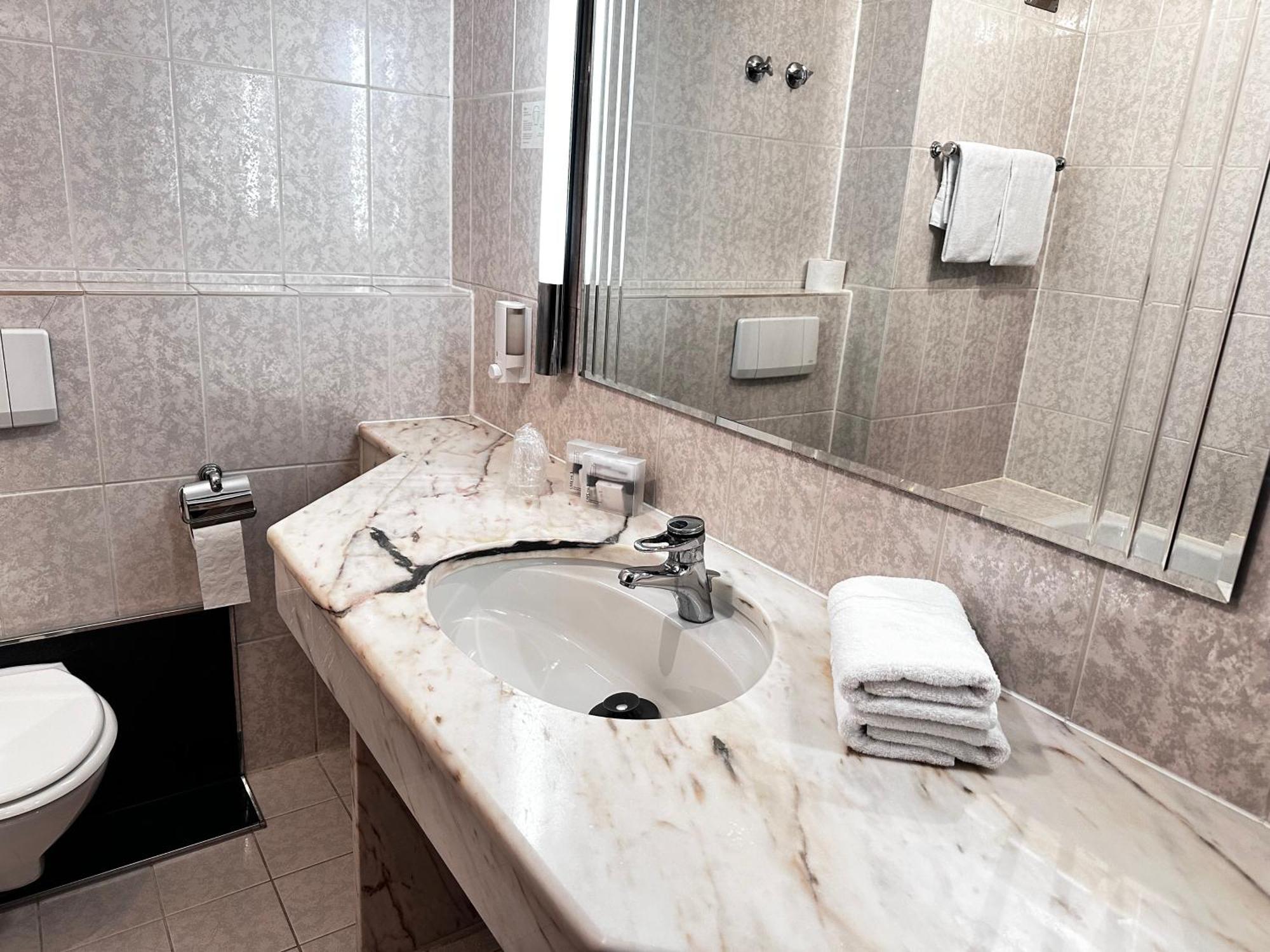Hotel City Hotel 3*